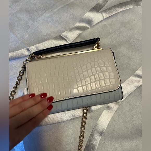 Cream wallet on chain - Picture 3 of 7